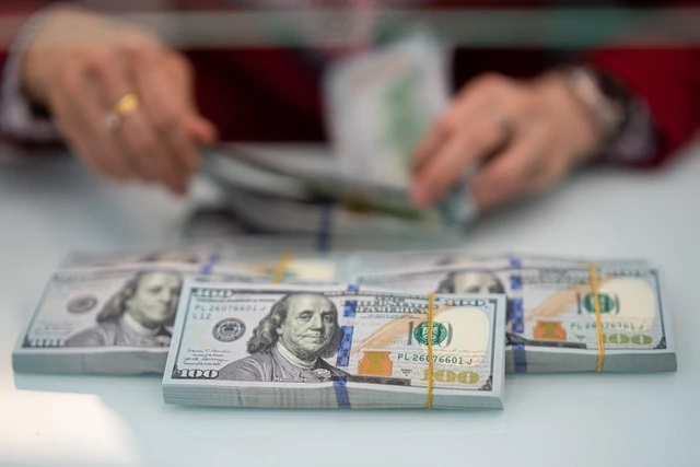 通貨ドンの対米ドル闇レート、過去最安値を更新 2.56万VNDに ...